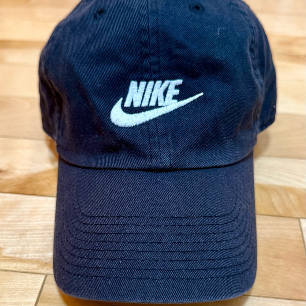Nike S1ZE Heritage 86 Dark Blue Cap with White Swoosh Logo Adjustable Strap